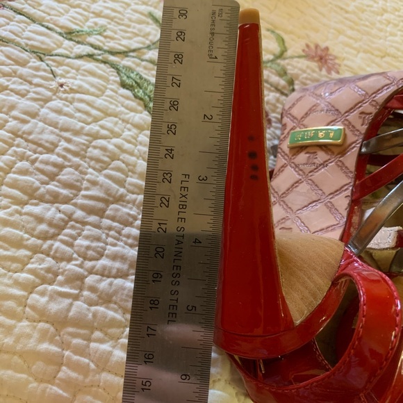 Shoes - Picture 5 of 7